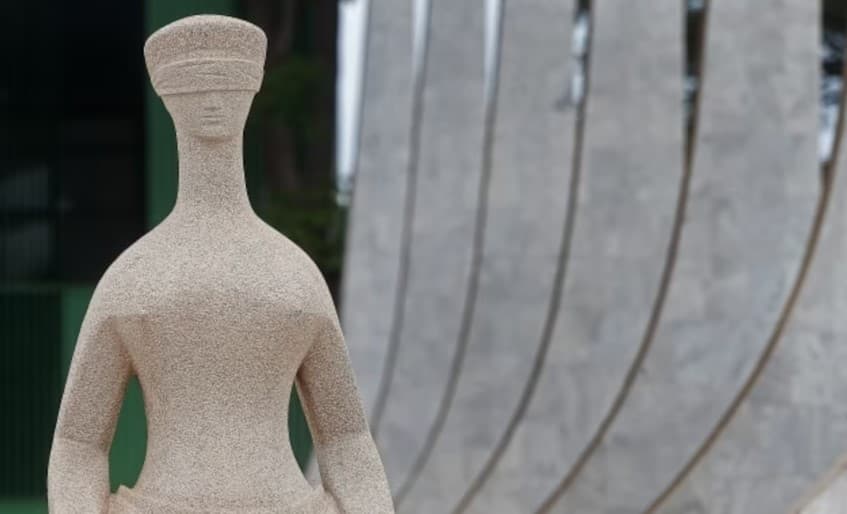 Tribunais pagam R$ 4,5 bilhões acima do teto a juízes