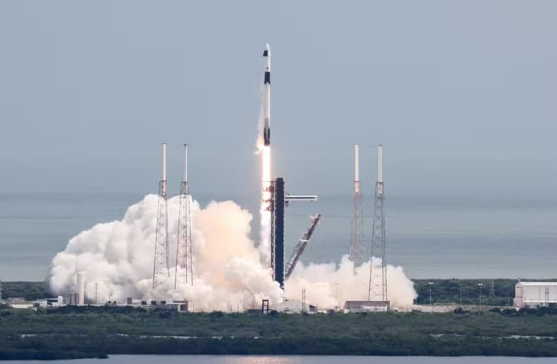 VÍDEO: SpaceX e Nasa lançam missão que trará astronautas ‘presos' no espaço