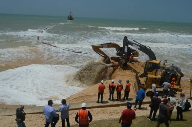 ENGORDA DE PONTA NEGRA: Prefeitura já procura nova jazida de areia para obra e nega atraso na conclusão