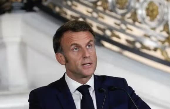 Parlamento francês aprova debate sobre destituição de Macron