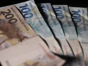Governo nega confisco de dinheiro depositado em contas bancárias