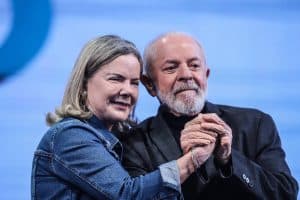 Derrotas nas eleições precipitam disputa interna pelo comando do PT