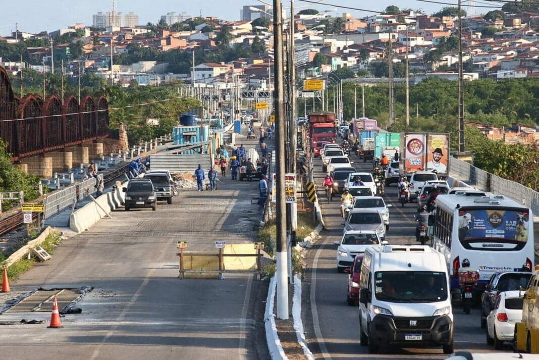 Bloqueio na Ponte de Igapó já gerou prejuízo de R$ 233 milhões, diz STTU