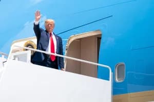 “Hispânicos amam Trump”, diz ex-presidente em comício no Novo México