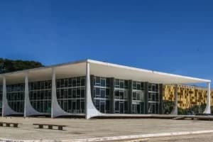 CCJ da Câmara aprova e manda ao Senado um dos projeto anti-STF