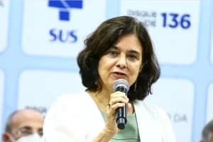 Problema está no descumprimento do sistema, diz ministra sobre transplantados com HIV