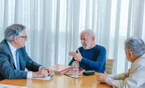 Equipe médica afirma que Lula está ‘apto a exercer rotina de trabalho’