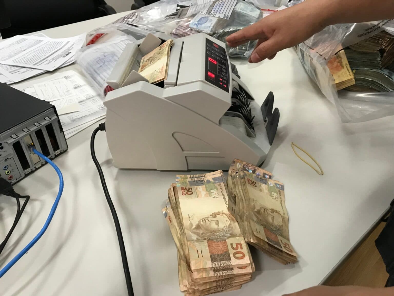 3° Batimento: dinheiro encontrado em operação contra desvio de recursos públicos em Touros ultrapassa R$ 530 mil
