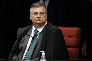 EMENDAS: Dino defende separação dos Poderes e última palavra do STF