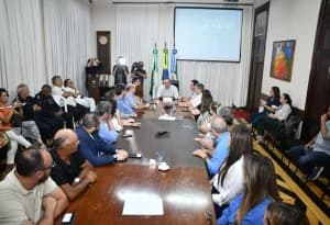 Com iminência de marés altas, prefeitura anuncia reforço nas medidas de proteção da orla de Natal