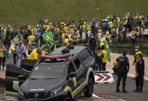 Moraes determina extradição de foragidos do 8/1 que estão no exterior