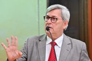 Tomba pede aos deputados Emendas para o Varela Santiago e diz que a CAERN quer acabar como turismo de Santa Cruz
