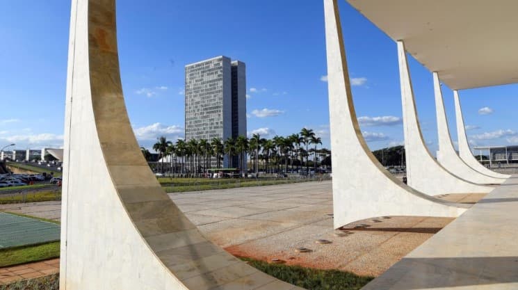 STF e Congresso querem volta de doação de empresas para campanhas eleitorais em 2026