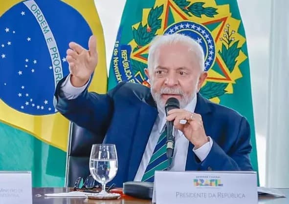 ‘Tem que ser tratado como uma questão de dependência', diz Lula sobre popularização das bets no Brasil