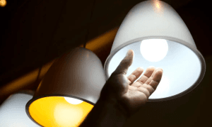 Conta de luz aumenta a partir desta terça com bandeira vermelha 2
