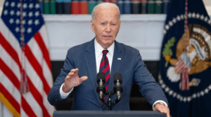 Biden chama apoiadores de Trump de “lixo”