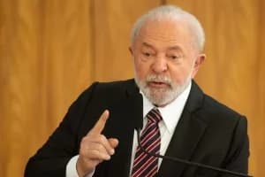 Lula sanciona indenização para agente de saúde que usar carro próprio