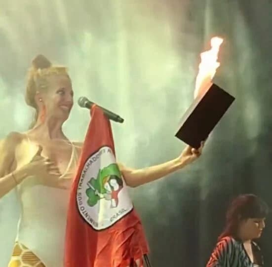 Letrux desmente polêmica em Festival do MST no RN: “Jamais queimaria bíblia na minha vida”