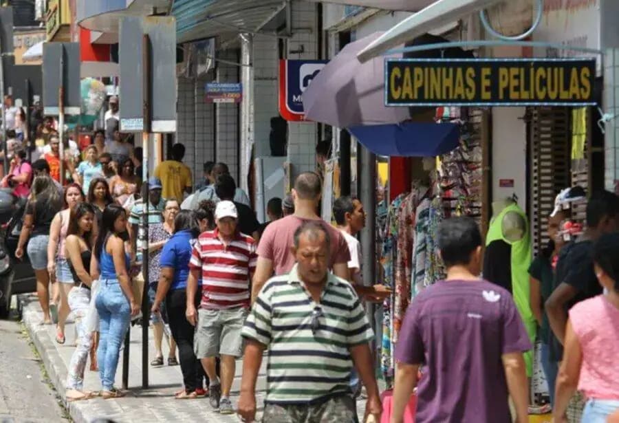 Comércio de Natal terá horários especiais no fim de ano; programe-se
