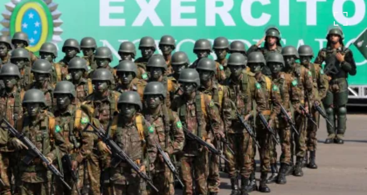 Defesa e Fazenda chegam a acordo para incluir militares em corte de gastos