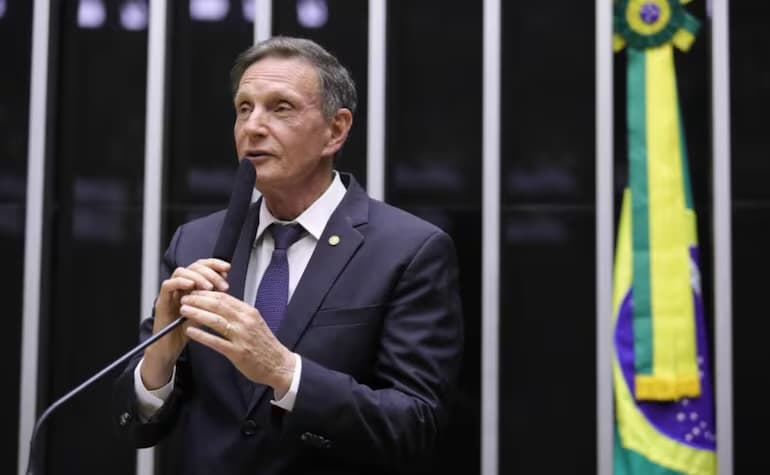Bancada evangélica pressiona por PEC das Igrejas e manifesta frustração com Lira