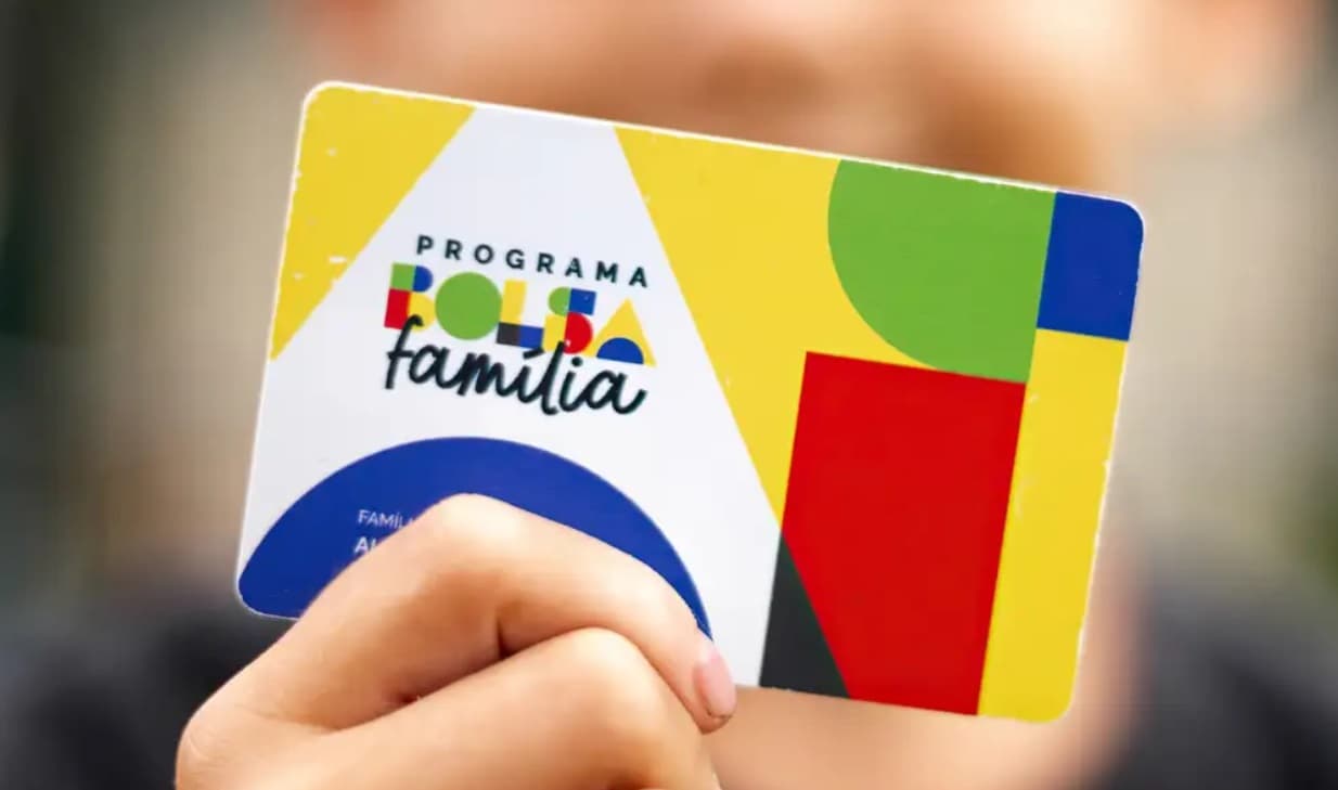 Gastos do governo federal com Bolsa Família crescem 47,1% em 2023, mostra IBGE