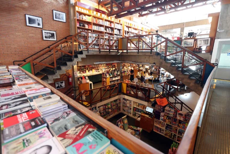 Mais da metade dos brasileiros não lê livro, aponta pesquisa; Bíblia é leitura mais marcante