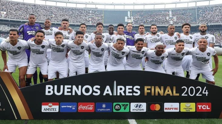 Com um jogador a menos desde o primeiro minuto de jogo, Botafogo vence Atlético-MG e é campeão da Libertadores 2024