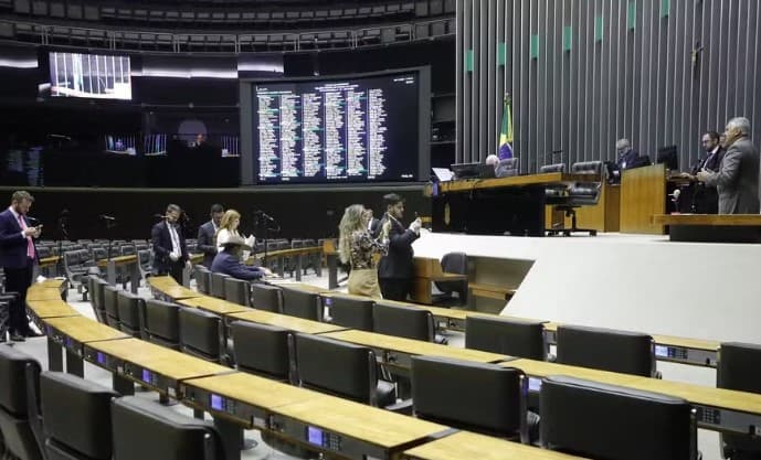 Câmara aprova projeto que amplia de 20% para 30% vagas para negros em concursos e inclui indígenas e quilombolas nas cotas