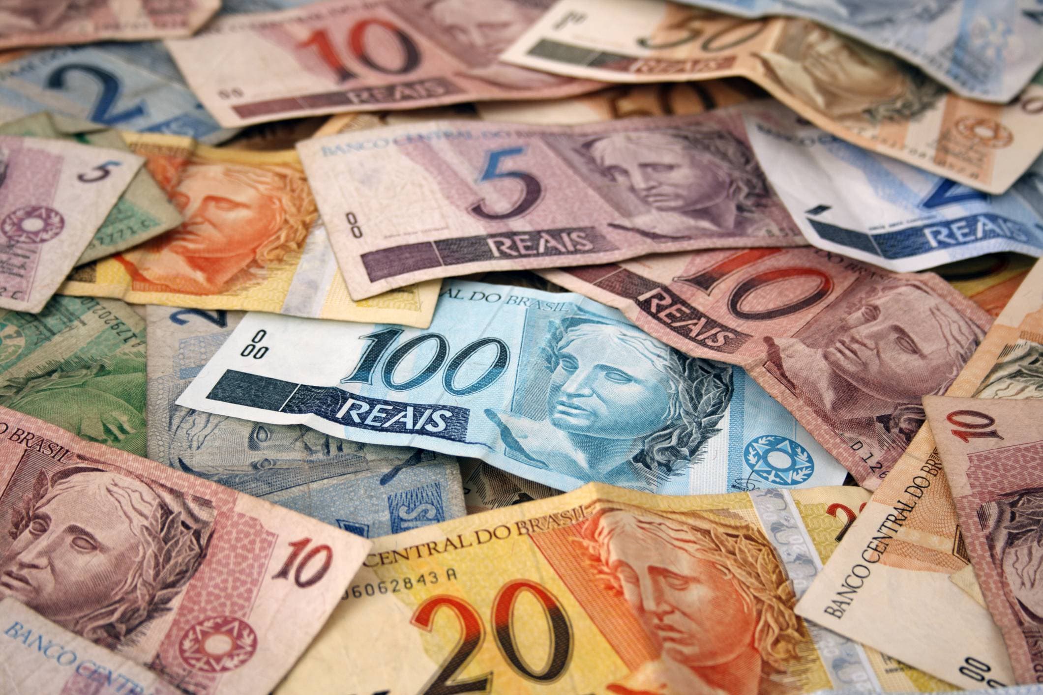 JPMorgan vê risco fiscal e rebaixa recomendações para ações do Brasil