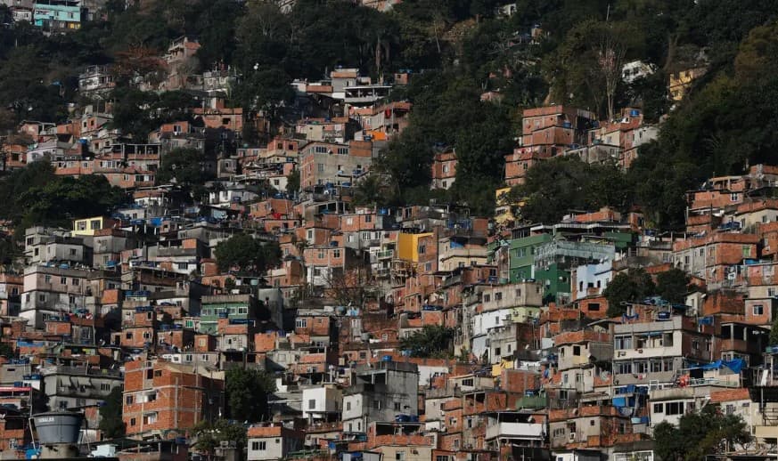 População que vive em favelas no Brasil é de 16,4 milhões de pessoas; crescimento de 43,5% entre 2010 e 2022, mostra IBGE