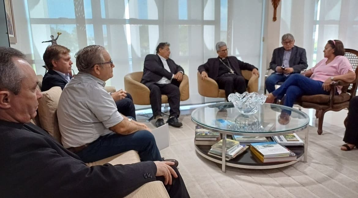 Ebulição na Arquidiocese de Natal: Questionam privilégio ao padre Murilo, amigo da governadora e há 26 anos em Parnamirim