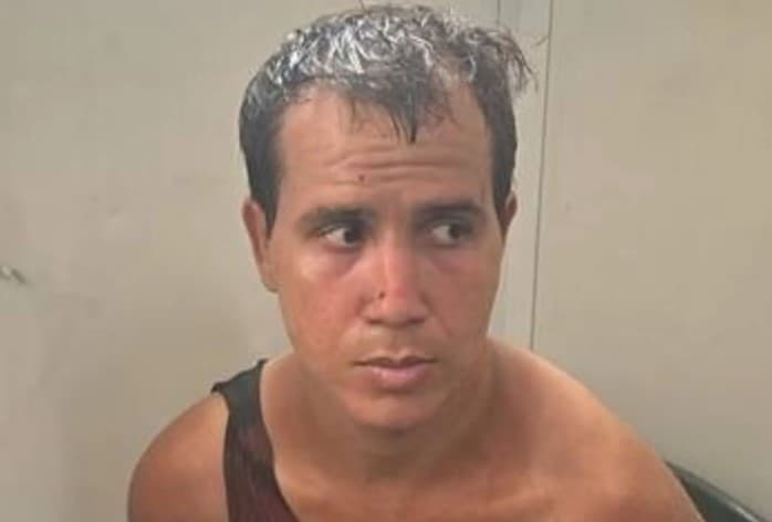 Homem que decapitou o pai em praça pública de Natal tem prisão mantida após audiência de custódia