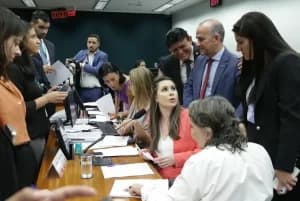 CCJ aprova PEC do BNDES em derrota do governo