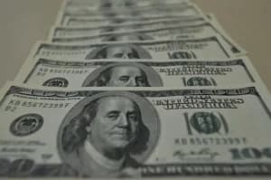 MAIOR VALOR DESDE A CRIAÇÃO DO PLANO REAL: Dólar dispara e fecha a R$ 6,26