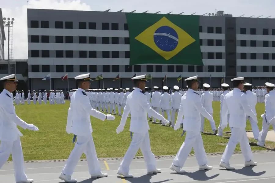 Marinha tem concurso com mais de 500 vagas e salários iniciais de R$ 9 mil; saiba como se inscrever