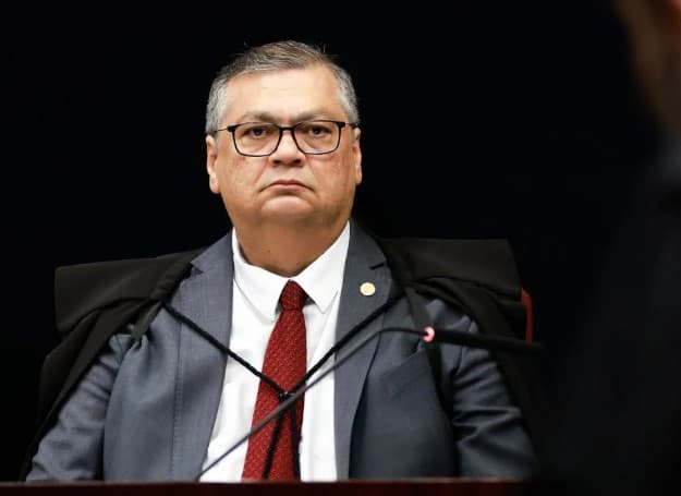 Dino libera emendas da Saúde para atingir piso constitucional, mas obriga parlamentares a revelar quem são os autores