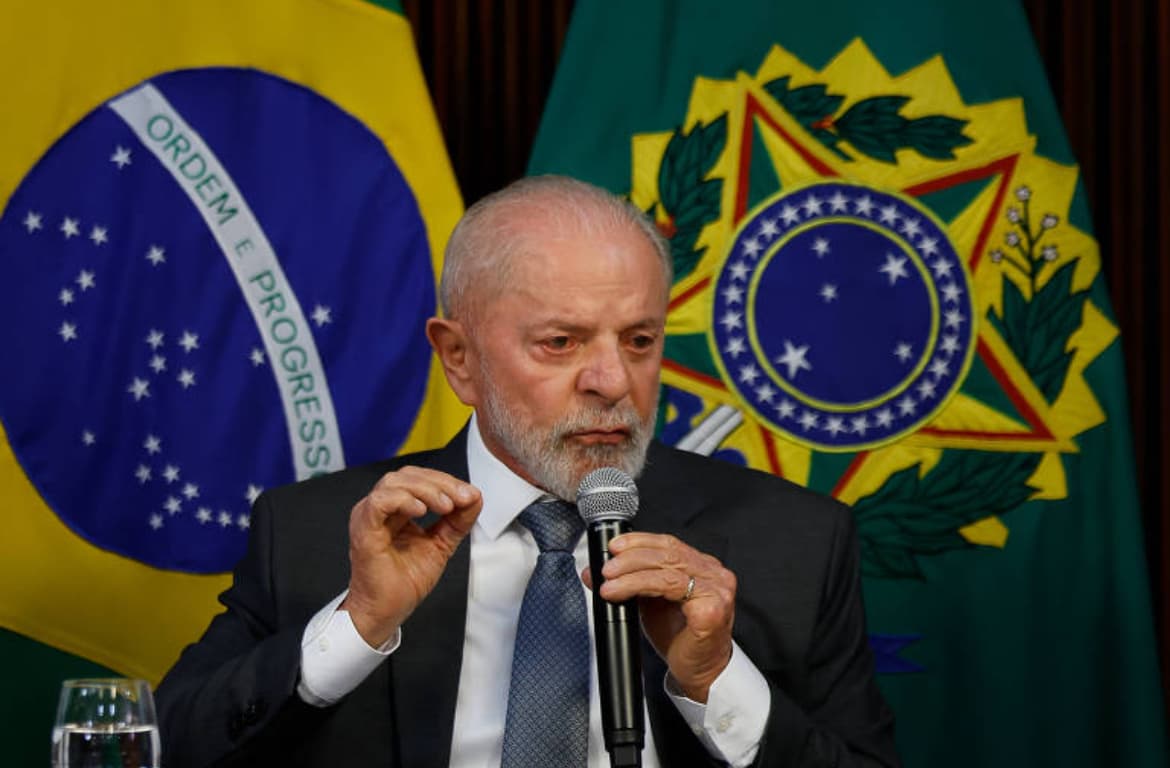 Lula aguarda PT para troca em pastas chefiadas por petistas em reforma ministerial