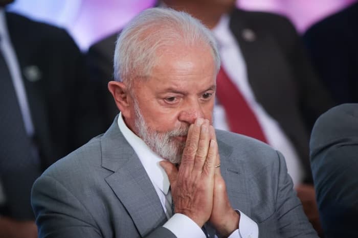 Lula fica ausente em momento difícil para o governo no Congresso