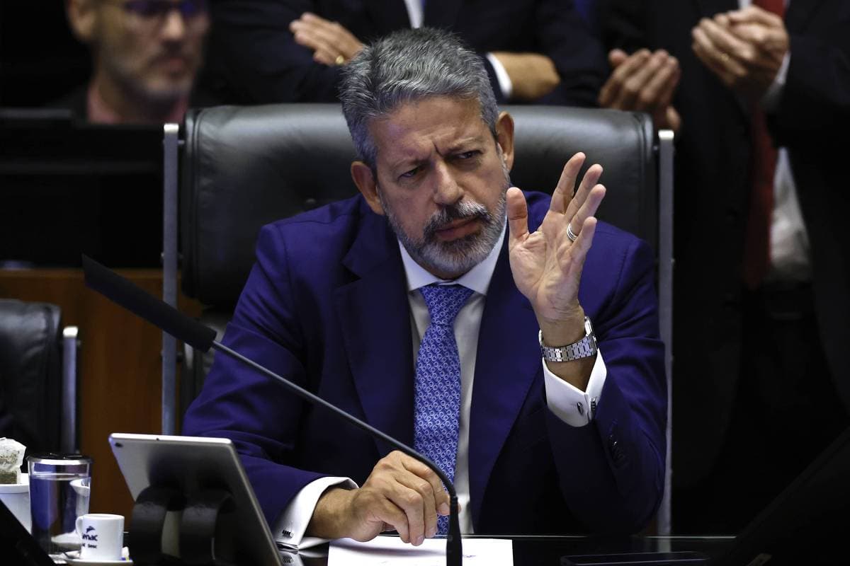 Câmara cobra STF por emendas, vê reação de Dino e depois culpa governo Lula