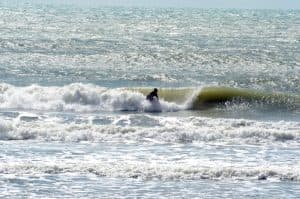 Estudo aponta que praia de Ponta Negra e Areia Preta estão impróprias para banho