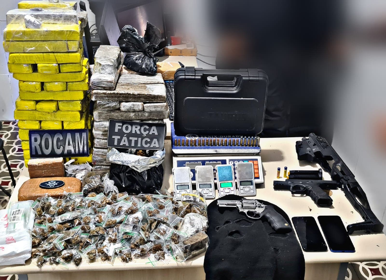 Polícia Militar apreende grande quantidade de drogas e armas na praia de Pipa
