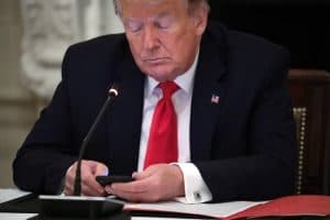 Trump diz que vai perdoar envolvidos na invasão ao Capitólio