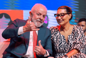 Janja pede que todos orem por Lula: ” O momento é delicado e orem por nosso presidente” disse