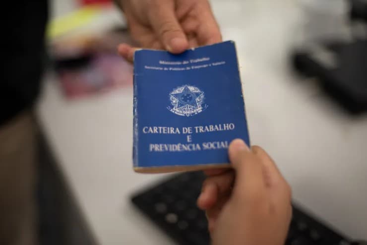 Brasil abre 106.625 postos de trabalho em novembro, 12% a menos que no ano passado