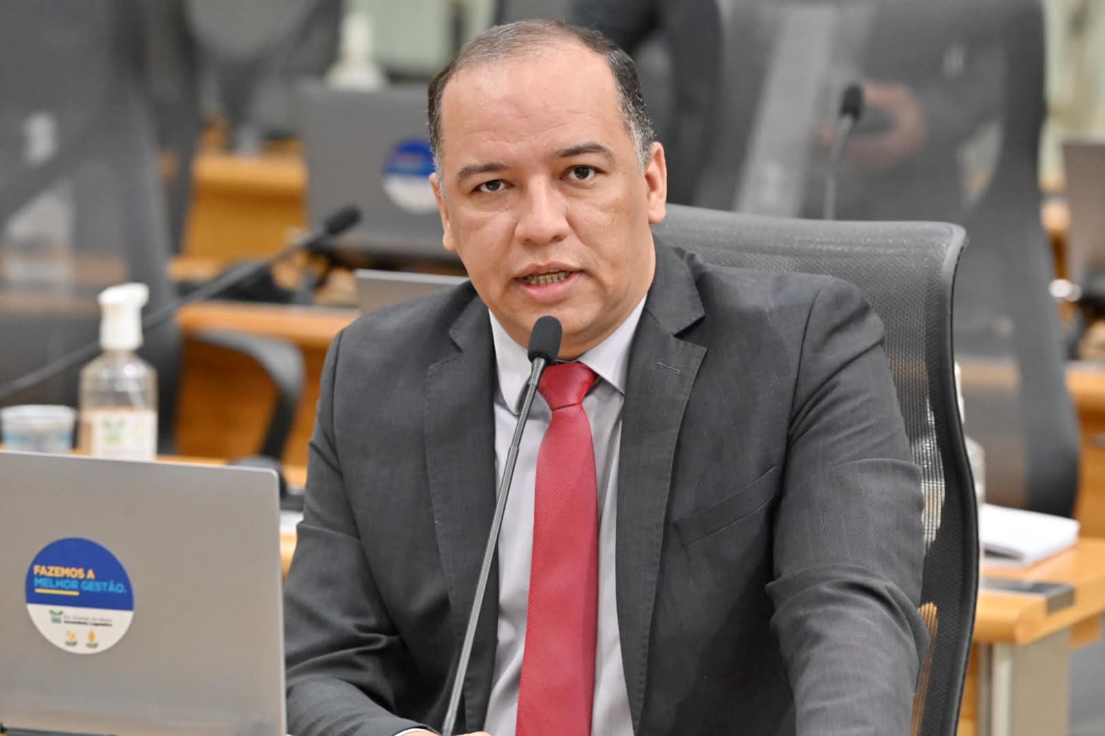 Deputado Taveira Júnior critica aumento do ICMS: "a sociedade não pode ser penalizada pelo Governo"