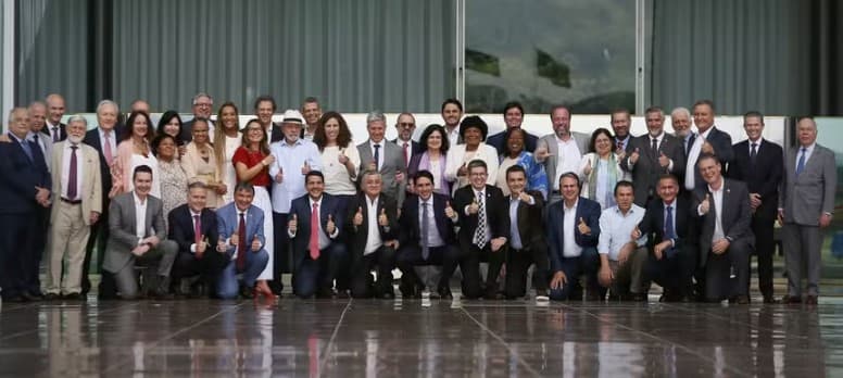 Ministros que participaram de reunião com Lula tiveram que fazer teste de Covid-19
