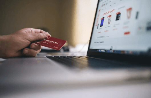 Vendas online batem recorde de R$ 4,27 bilhões na Black Friday deste ano
