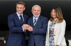 Lula e Macron conversam sobre mudanças na checagem de fatos da Meta