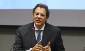 Haddad diz que isenção do IR para rendimentos de até R$5 mil fica para 2026